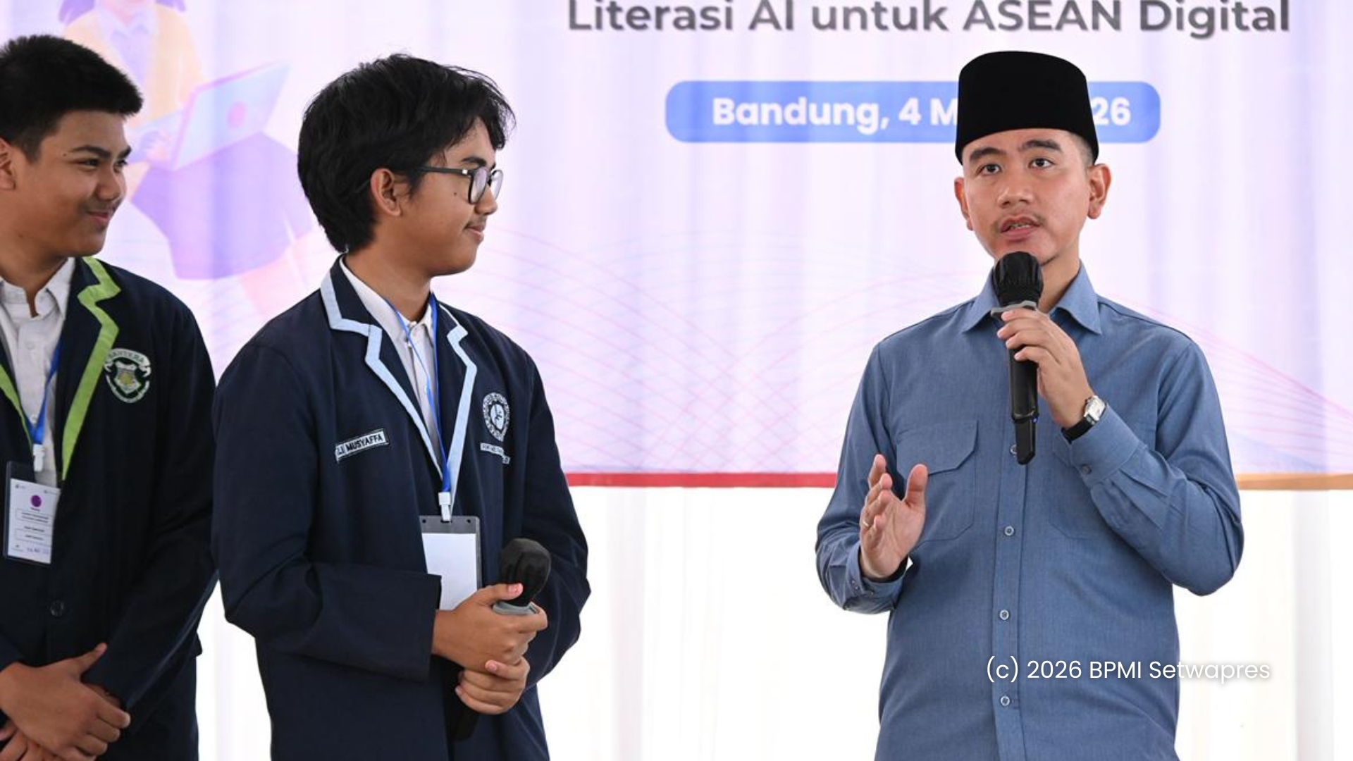 Murid SMA Plus Muthahhari berdialog langsung dengan Wapres Gibran Rakabuming Raka di AI Ready ASEAN Workshop